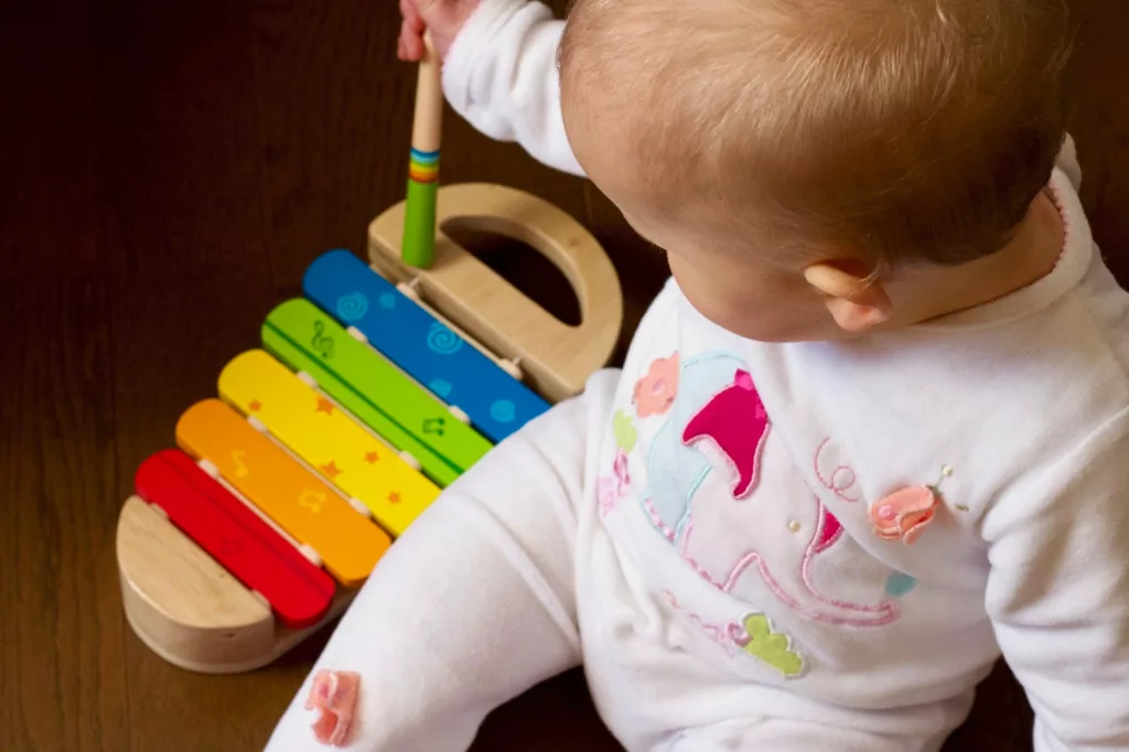 Montessori toys for your 1-year-old’s development