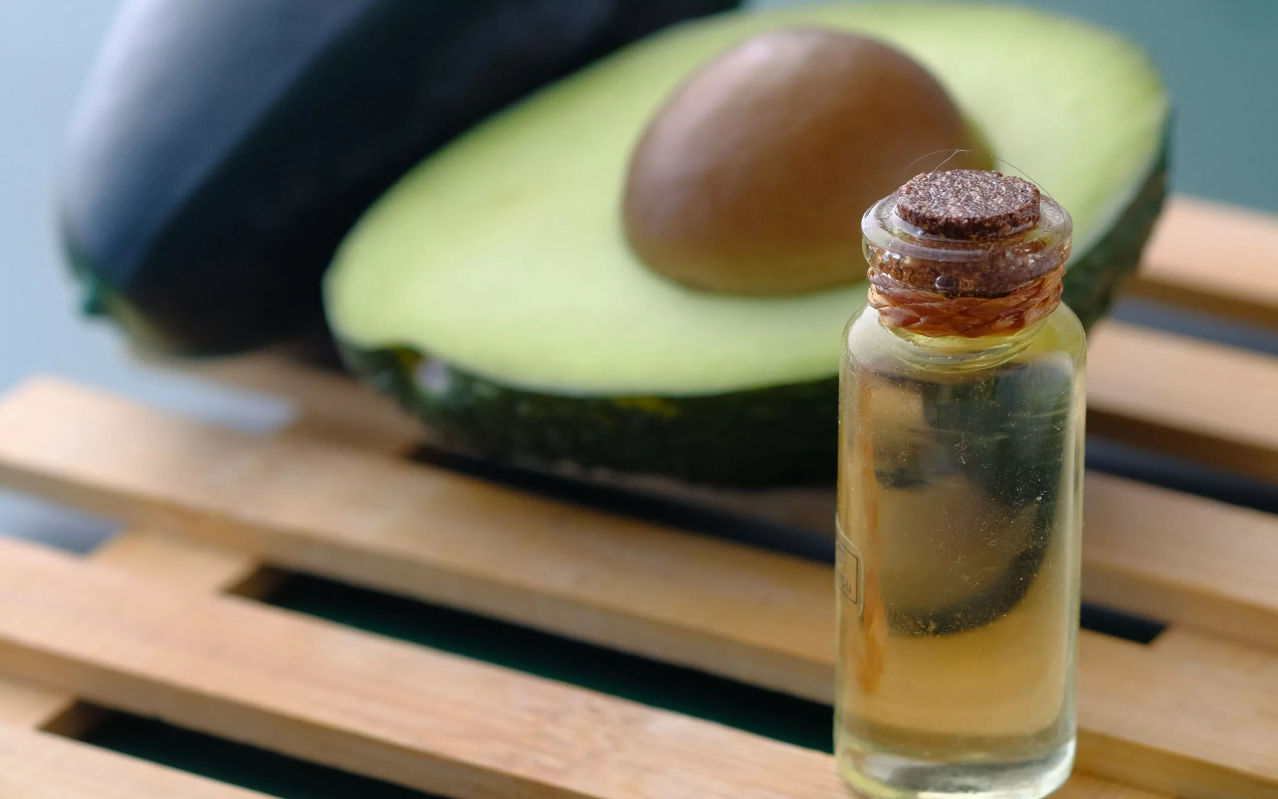 Avocado oil’s vitamin E benefits for heat-styled hair
