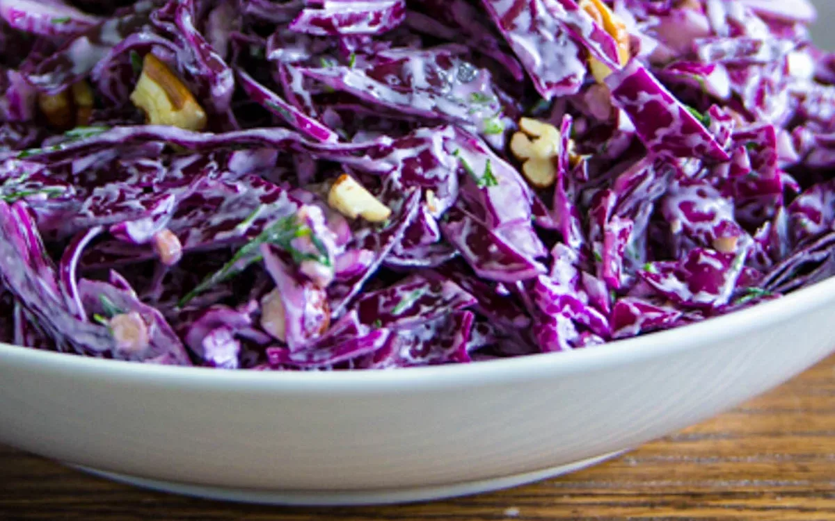 Cultivating purple lettuce in small backyard gardens
